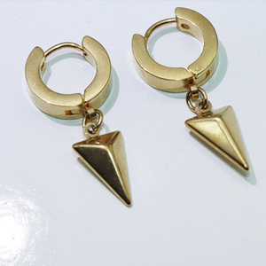 Pendientes Huggie con Colgante de Pirámide, Acero de Titanio, Unisex, Pendientes de Clip a la Moda - Product Image 1