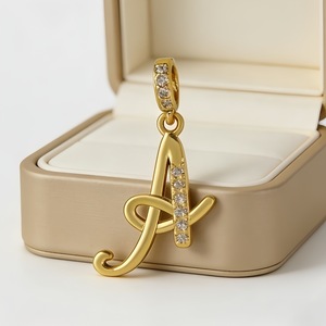 Ciondoli con 26 Lettere Placcati <span class=keywords><strong>in</strong></span> <span class=keywords><strong>Oro</strong></span> con Zirconi, Pendenti Alfabetici Iniziali per Creazione di Gioielli Fai-da-Te, Accessori per Collane e Bracciali da Donna - Product Image 5