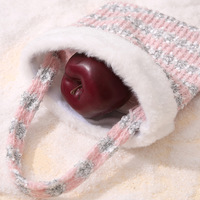 Sacs cadeaux de Noël en gros pour usine, diverses couleurs, nouveaux petits sacs à bonbons pomme avec garniture en peluche tissée métallique et Père Noël Bonhomme de neige