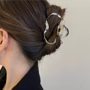 <span class=keywords><strong>Mini</strong></span> <span class=keywords><strong>pince</strong></span> à cheveux en alliage géométrique pour femmes et filles, petite <span class=keywords><strong>pince</strong></span> à cheveux en forme de requin, accessoires de mode pour cheveux - Product Image 1