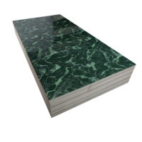 Décoration de la maison étanche OEM finition marbre haute brillance Panneau décoratif sans formaldéhyde pour mur intérieur Panneau mural en PVC