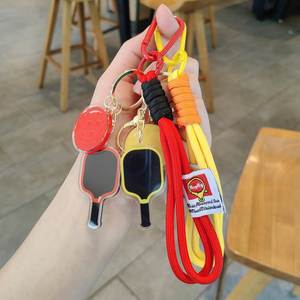 Porte-clés amusants et créatifs en forme de mini-pickleball – Cadeaux et souvenirs culturels - Product Image 1
