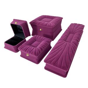 Nuevo Lanzamiento de Producto: Caja de Exhibición de Joyería de Terciopelo Morado, Diseño Único, Caja de Joyería al por Mayor - Product Image 4