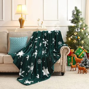 China factory wholesale christmas plush snow throw blankets adult flannel snowflake blanket for home decor xmas holiday blanket