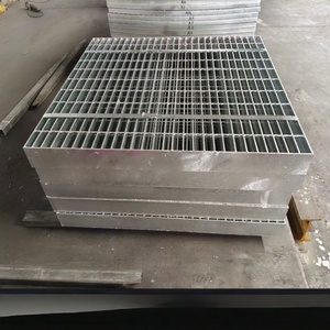 סורגי פלדה מגולוונת עמידים ונמכרים ביותר, למסילות הליכה, כיסויי תעלות ניקוז, לקישוט ויישומי קיר - Product Image 1