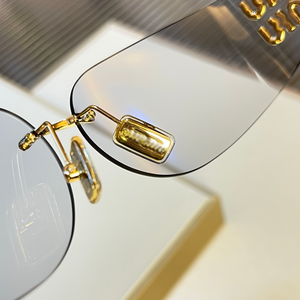 <span class=keywords><strong>Gafas</strong></span> <span class=keywords><strong>de</strong></span> <span class=keywords><strong>Sol</strong></span> MIU Style con Montura Grande Sin Aro, Degradado, <span class=keywords><strong>de</strong></span> Alta Gama, Cómodas, Ligeras, Duraderas, con Protección Ocular, a la Moda - Product Image 3