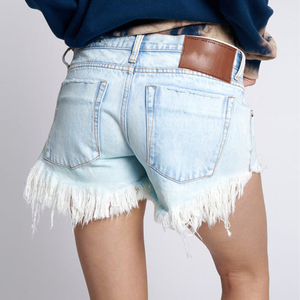 <span class=keywords><strong>Shorts</strong></span> in Denim con Orlo Sfrangiato per Donna Tessuto Jeans di Cotone Esclusivo di Alta Qualità <span class=keywords><strong>Micro</strong></span> <span class=keywords><strong>Shorts</strong></span> in Denim a Vita Bassa Mini <span class=keywords><strong>Shorts</strong></span> in Denim - Product Image 6