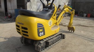 Excavadora Pequeña KOMATSU PC01/PC10/PC15/PC35 Fabricada en Japón, con Pocas Horas de Trabajo y en Buen Estado, en Venta - Product Image 2