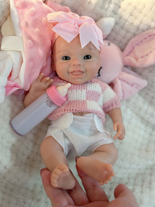 Muñecas de Bebé Recién Nacido Realistas y Flexibles de 10 Pulgadas, con Apariencia Realista, para Niñas, Regalo de Cumpleaños, Certificadas por ASTM F963 y EN71 - Product Image 3