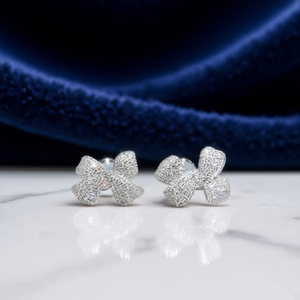 Orecchini a Perno con Fiocco in Oro Bianco, Argento 925 Placcato Rodio, Cristalli e Strass Taglio Brillante Rotondo, Romantici da Sposa per Donna - Product Image 2