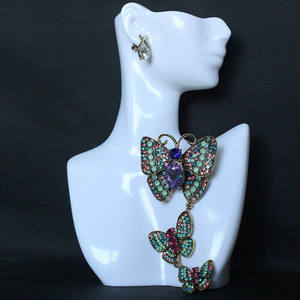 Trois broches papillons connectées avec strass colorés, accessoires de corsage - Product Image 4