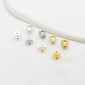 Pendientes chapados en oro de 18k que conservan el color, diseño de cintura delgada, con incrustaciones de silicona, tapones para los oídos, semiterminados para bricolaje. - Product Image 1