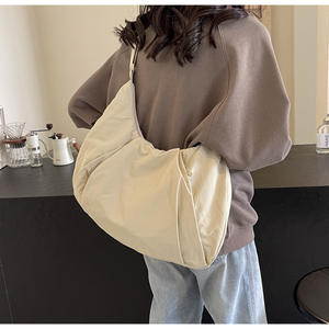 Bolso Hobo de Nailon Impermeable a la Moda, con una Sola Correa, Gran Capacidad, Adecuado para el Ocio Diario y Almacenamiento de Moda - Product Image 2