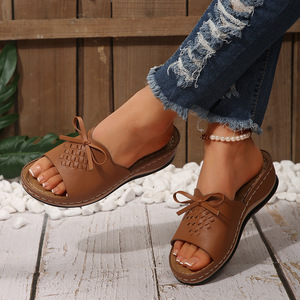2026 Sandales électriques pour femmes, style rétro, brodées, confortables, grandes tailles, antidérapantes, à talon compensé - Product Image 3