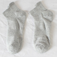 Chaussettes courtes de sport en coton pour homme avec logo personnalisé, design classique et décontracté, noir, gris, blanc