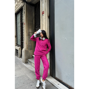 Ensemble de survêtement matelassé à capuche fuchsia, confortable et respirant, grandes tailles, design personnalisé, logo imprimé et brodé, couleur unie - Product Image 3