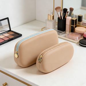 กระเป๋าเครื่องสำอางซิลิโคนทรงสี่เหลี่ยมผืนผ้าสุดหรูพร้อมซิป - Product Image 3