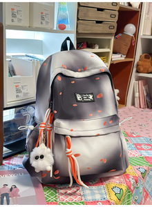 Nueva Mochila de Estilo Japonés con Teñido Batik, Colores Contrastantes, un Toque Fresco, Informal y Sencilla - Product Image 1