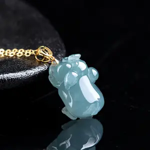 Factory Wholesale Certified A Grade Jadeit Anhänger Hand craft Blue Water Jade Niedlicher Zodiac Pig Anhänger für Männer und Frauen