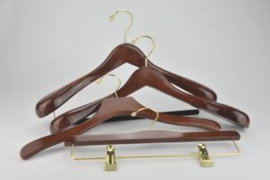 Percha de madera de loto de color nogal brillante de lujo para uso en la sala de estar - Product Image 4