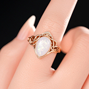 Bague pour femme élégante en forme de goutte d'eau, style princesse, bijou de doigt unique, luxe léger - Product Image 4