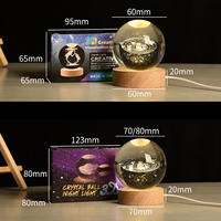 Petit cadeau créatif, boule de cristal transparente avec lumière nocturne, design gravé en 3D de la lune et de la galaxie, base en bois massif, emballage en boîte cadeau