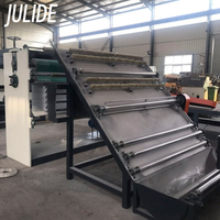 Machine automatique de fabrication de tapis de porte en PVC en forme de S avec impression et gaufrage