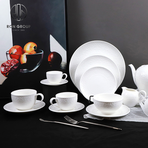 Ensemble de <span class=keywords><strong>vaisselle</strong></span> en céramique ronde blanche de qualité supérieure en gros, motif en relief, pour hôtel et restaurant - Product Image 4