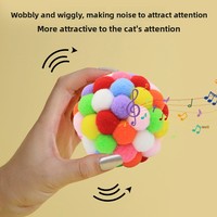 Jouet pour chat en peluche coloré fait main, avec clochette, élastique, couineur et à mâcher, pour usage intérieur – Bestseller pour animaux de compagnie