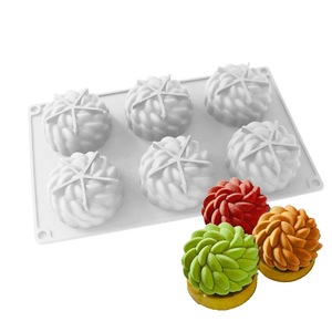 Stampo in Silicone Alimentare Moderno per Torta Mousse a Forma di Fiore di Santa Anna - Riutilizzabile, Ecologico, Adatto al <span class=keywords><strong>Forno</strong></span> - Product Image 1