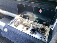 Bateau de pêche de luxe en aluminium de 30 pieds avec certification CE 2026, cabine moquetée, pour 8 personnes, avec cuisinière à gaz et toilettes