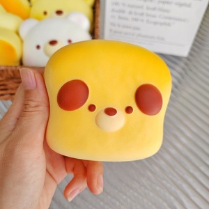Juguete Antiestrés de Pan Tostado Súper Suave y Húmedo, de Rebote Lento, de la Popular Serie Little Red Book, para Aliviar el Estrés - Product Image 2
