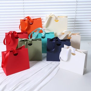 Sacchetti di Carta Personalizzati con Logo Stampato per Gioielli, Cosmetici e Regali, Ideali per Piccole Imprese - Product Image 2