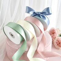 Ruban satiné double face brillant de 4,0 cm (1-1/2 po) sur bobine de 100 yards en polyester pour bouquets de fleurs et emballages cadeaux, logo personnalisé