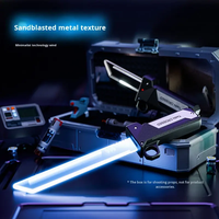 Sabre laser en plastique télescopique à double tranchant populaire, mini épée de samouraï, arme de jeu de rôle, jouet de sabre laser haut de gamme