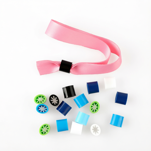 Bracelet jetable en plastique personnalisé avec fermoir coulissant unidirectionnel pour les événements promotionnels de festivals de musique - Product Image 1