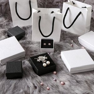 Boîte d'emballage de montre en carton carré de luxe, personnalisée en gros, OEM, bon marché, pour hommes et femmes, coffret <span class=keywords><strong>cadeau</strong></span> pour <span class=keywords><strong>couple</strong></span> - Product Image 1
