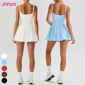 Janya Robe d'entraînement plissée respirante 2 en 1 pour femme Fitness Golf & Tennis Pickleball Wear avec short de sécurité - Product Image 3