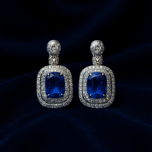 Orecchini in Platino con Diamanti e Zaffiro Blu Taglio Cushion, Diamanti Naturali Colore D Certificati GIA, Gioielli Classici da Sposa per Donna - Product Image 2