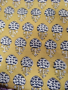 Tissu en coton imprimé jaune moutarde pour la fabrication de robes pour femmes, sacs d'ameublement et masques faciaux et autres produits artisanaux - Product Image 2