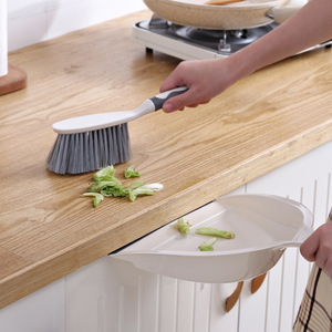 Petit ensemble balai et pelle en plastique avec poils en nylon pour le nettoyage des meubles de la maison - Product Image 2