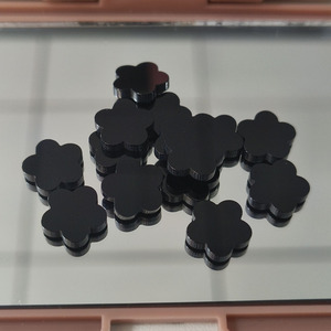 Piedra suelta de ágata ónix negra natural en forma de flor para la fabricación de joyas. - Product Image 6