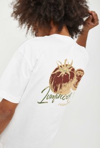 Camiseta Imperio Corinto Unisex de Corte Holgado y Relajado, Transpirable, con Estampado de Letras y Patrón de Tomate para Hombre - Product Image 2