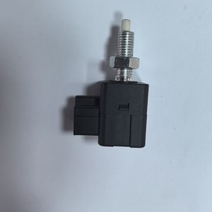 Interruptor de Luz de Freno RY3.604.017 para Changan Ruixing, Repuesto Automotriz - Product Image 1