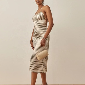 Vestido de noche ajustado con espalda descubierta para mujer, estampado de seda - Product Image 1