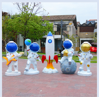 Grande statue de fusée spatiale en résine de fibre de verre, figurine d'astronaute grandeur nature, statue d'astronaute en résine pour décoration commerciale