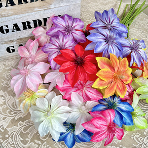 Bouquet de fleurs artificielles en soie Clematis, imperméable, pour décorations de mariage, extérieur et accessoires de maison - Product Image 1