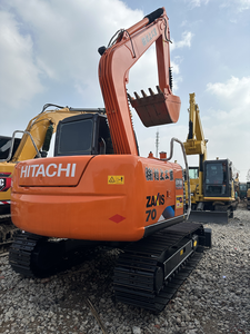 Excavatrice Hitachi d'occasion de 7 tonnes, modèle ZX70, provenance Japon, équipement de construction avec certification EPA. - Product Image 4