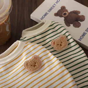 Vêtements d'été pour chien, débardeur frais à manches courtes pour chien de petite taille, motif ours brodé mignon, tenue à deux pattes - Product Image 4