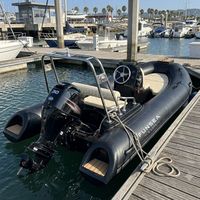 Bateau semi-rigide de luxe 3,9 m en Hypalon, coque compacte en PRV, console centrale, bateau pneumatique rigide, bateau rapide sportif, 6 personnes, loisirs aquatiques en famille